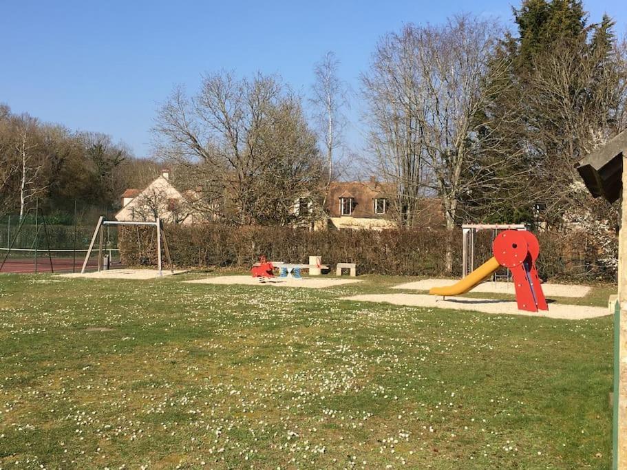 Gite D'Etape Du Tilleul, 4-8 Personnes La Celle-les-Bordes Exteriér fotografie