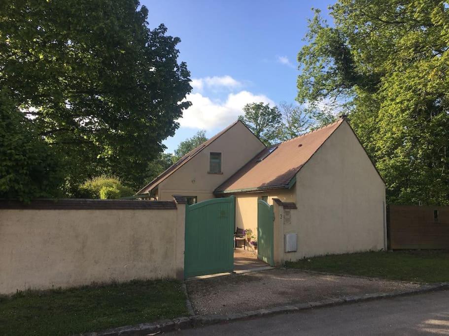 Gite D'Etape Du Tilleul, 4-8 Personnes La Celle-les-Bordes Exteriér fotografie