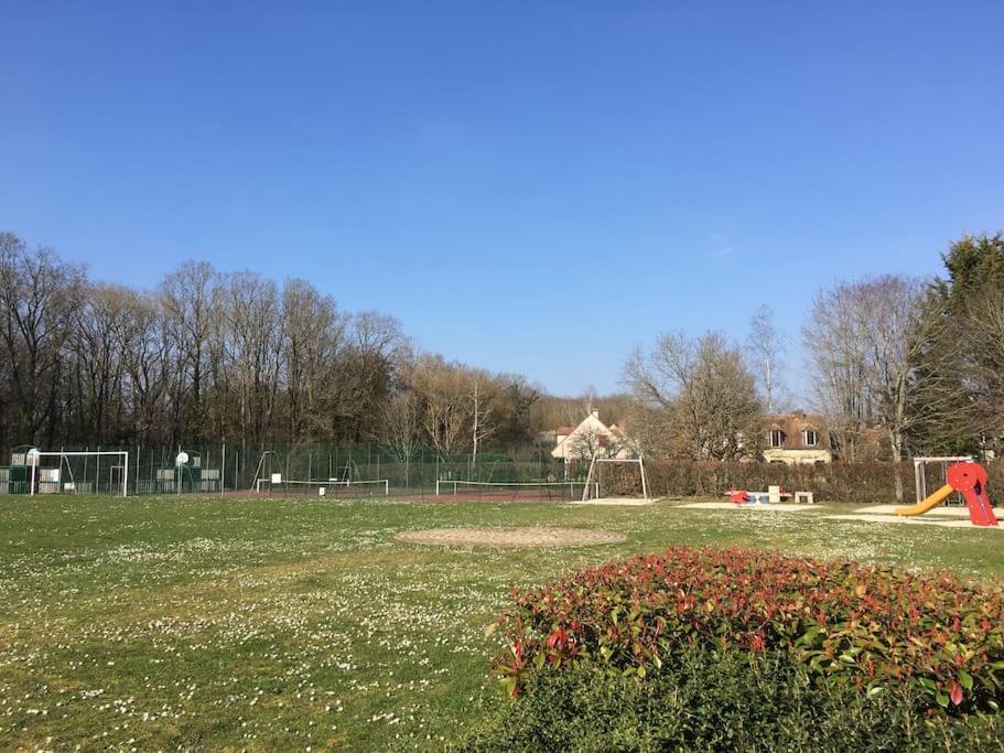 Gite D'Etape Du Tilleul, 4-8 Personnes La Celle-les-Bordes Exteriér fotografie